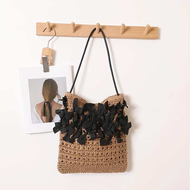 Handgemachte Strandtasche mit dekorativen Schleifen Skanto