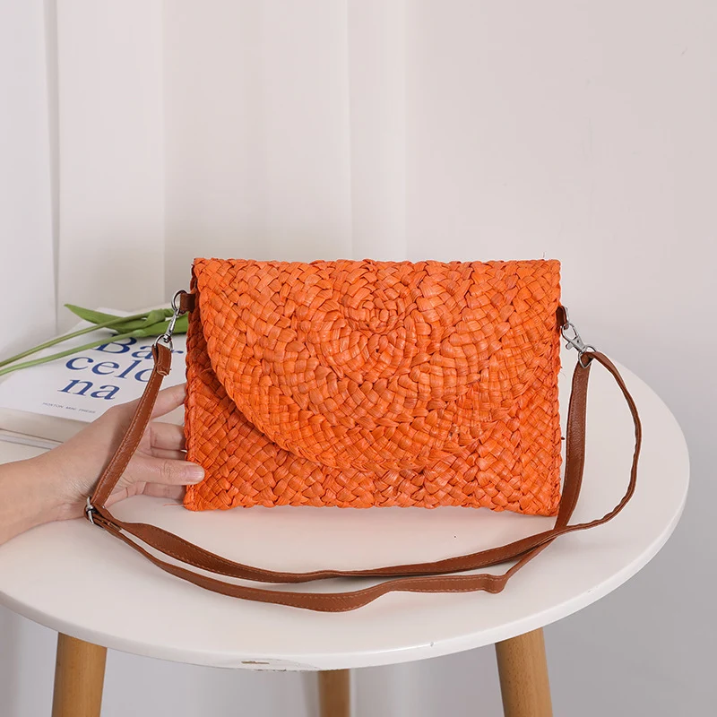 Handgemachte Korbtasche mit elegantem Wellenmuster Skanto