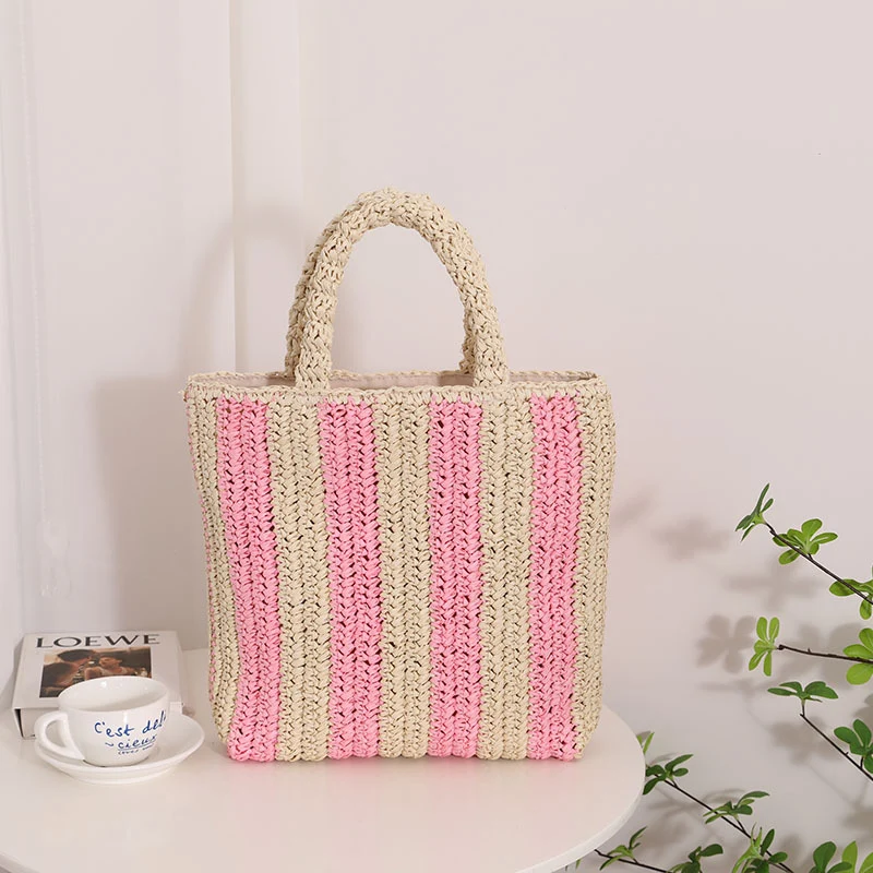 Moderne Strohtasche mit strukturiertem Faltdesign Skanto