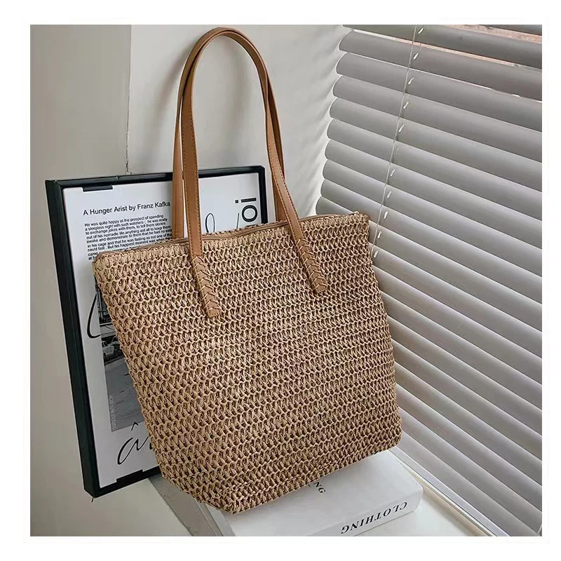 Elegante Strohtasche mit hochwertigem Ledergriff Skanto