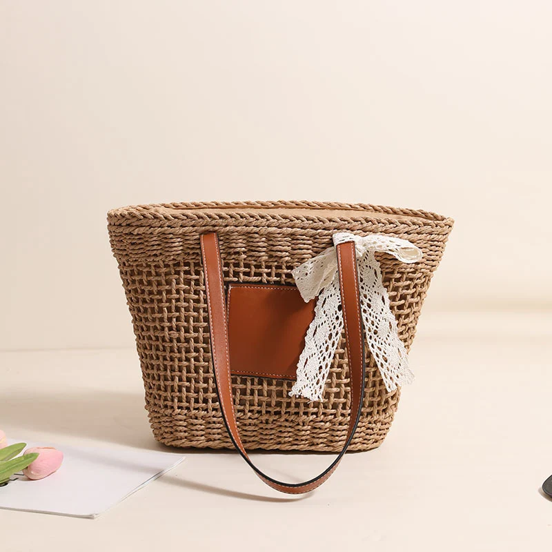 Handgemachte Strohtasche mit eleganten Lederakzenten Skanto