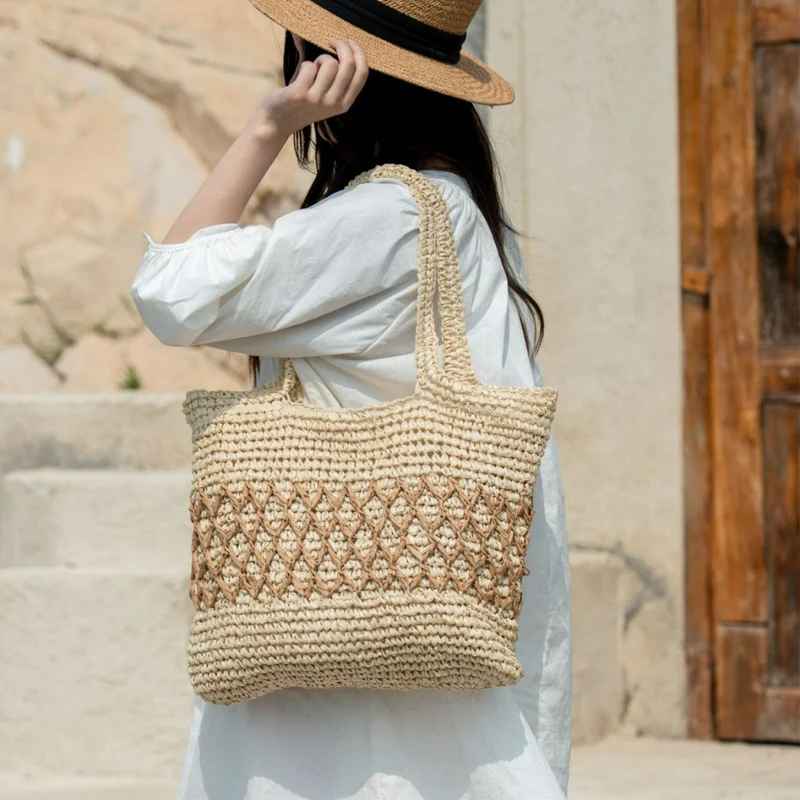 Handgewebte Tragetasche mit dekorativem Muster Skanto