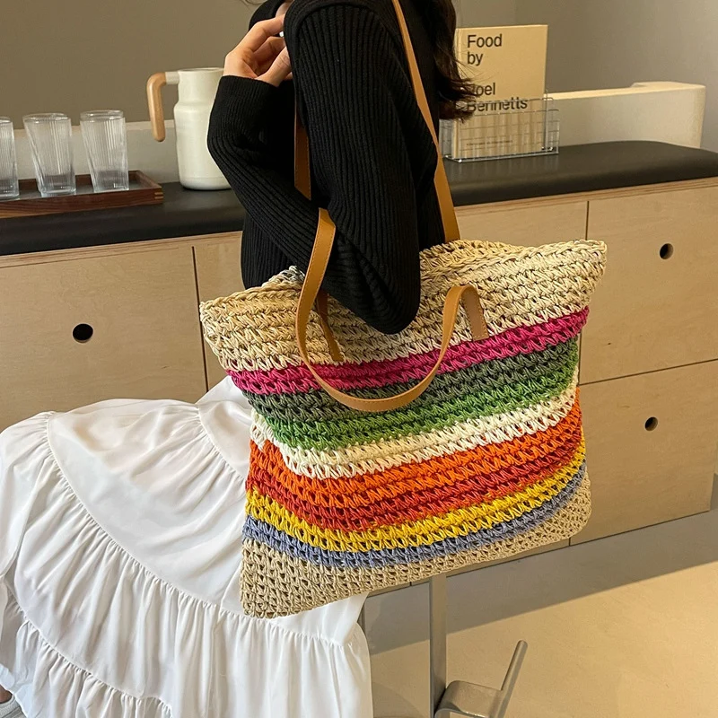 Handgefertigte Strandtasche mit buntem Streifenmuster Skanto