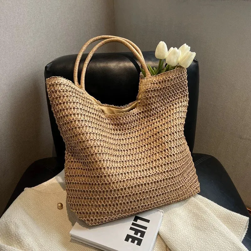 Handtasche aus natürlichem Flechtmaterial mit modernen Details Skanto