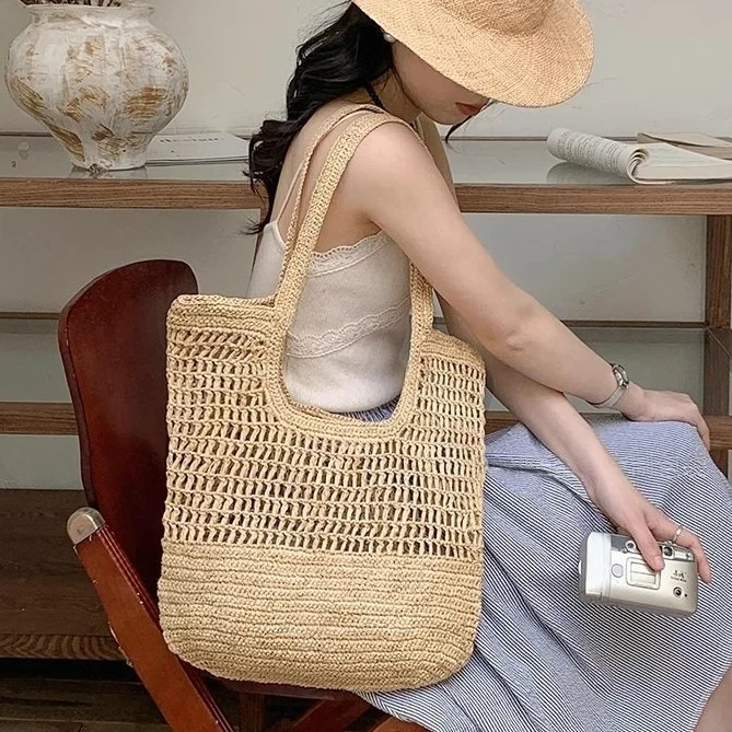 Handgestrickte Strohtasche mit geräumigem Innenraum Skanto