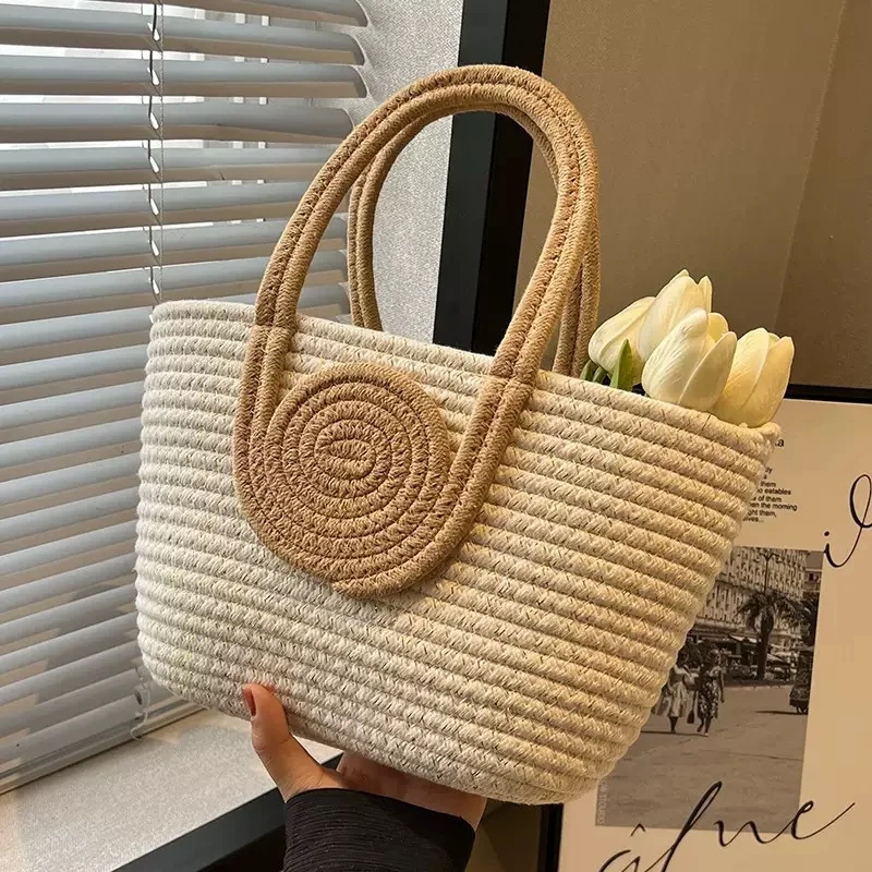 Trendige Tasche aus geflochtenem Naturmaterial Skanto