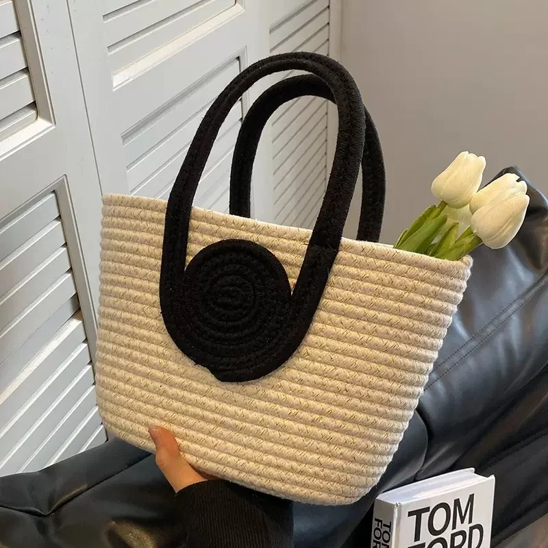 Trendige Tasche aus geflochtenem Naturmaterial Skanto