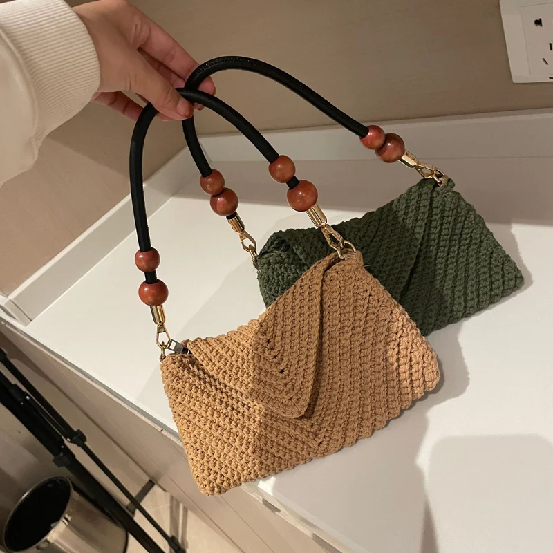 Handtasche mit stilvollen eingesetzten Griffen Skanto