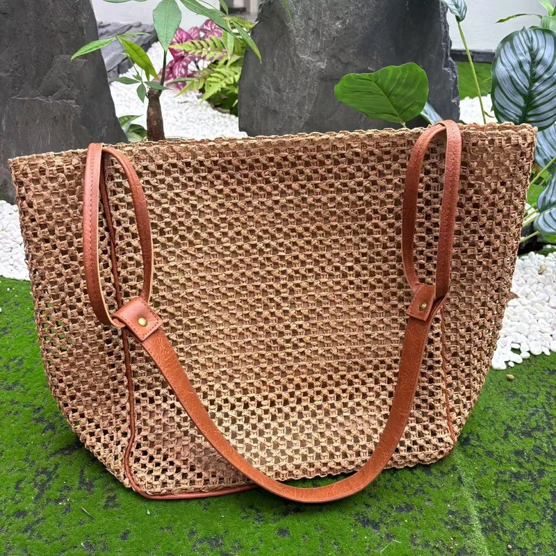 Handgefertigte Netztasche mit Lederdetails Skanto
