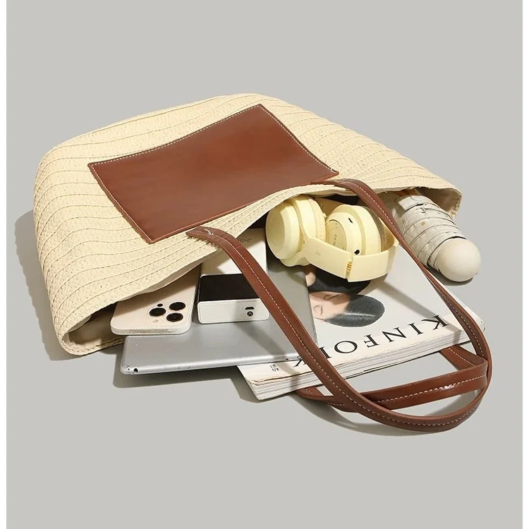 Moderne Strohtasche mit Lederbesatz Skanto