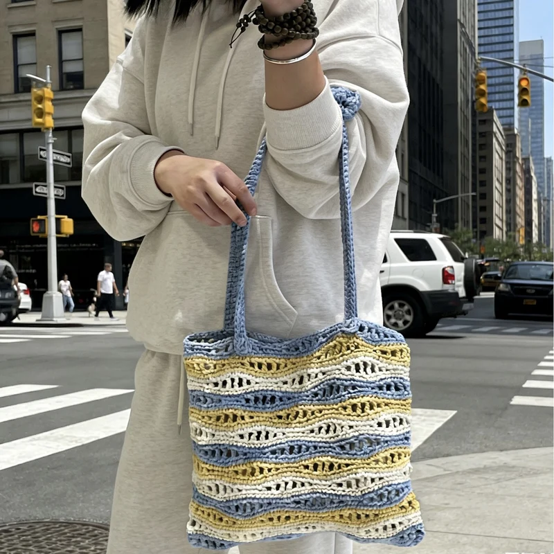 Handgeknüpfte Strandtasche mit Wellenmuster Skanto
