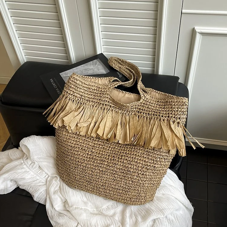 Elegante Strohtasche mit Fransen-Details Skanto