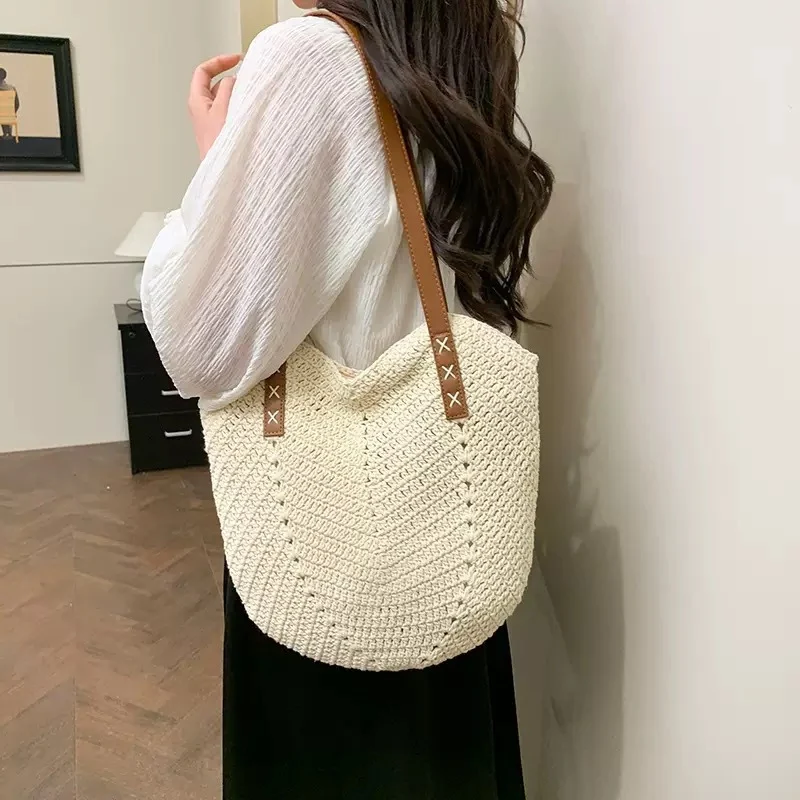 Eleganter Makramee-Shopper mit markanten Lederriemen Skanto