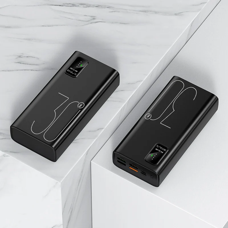 Hochleistungs-Powerbank mit smartem LCD-Bildschirm und zwei USB-Anschlüssen Skanto