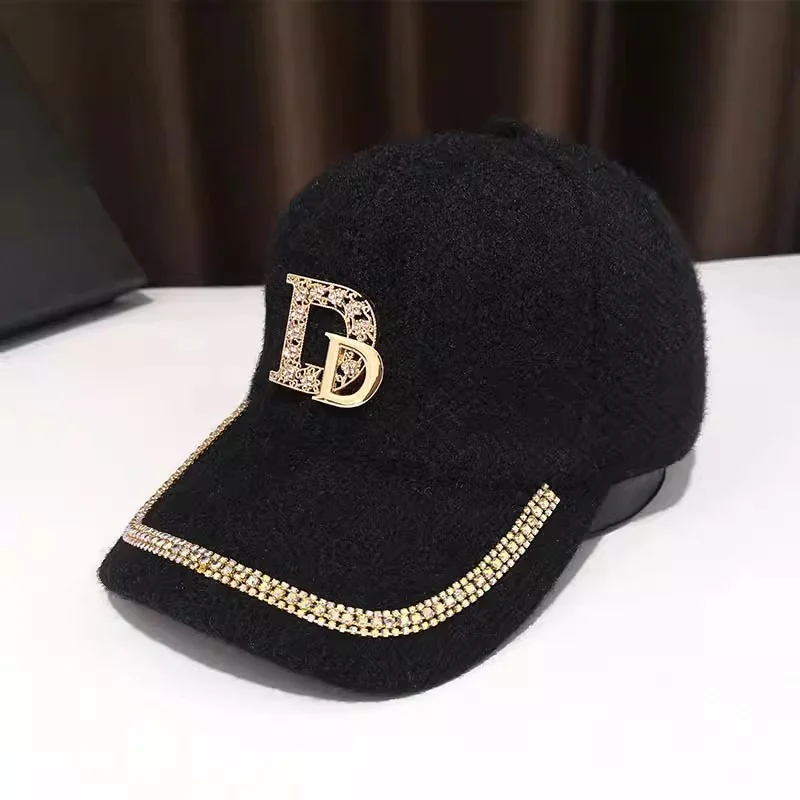 Luxuriöse Baseballkappe aus Wolle mit Verzierungen für Damen Skanto