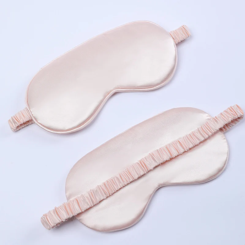 Seidenweiche Maske für Damen mit gepolstertem Augenbereich, verstellbarem Gummiband und Aufbewahrungsbeutel Skanto