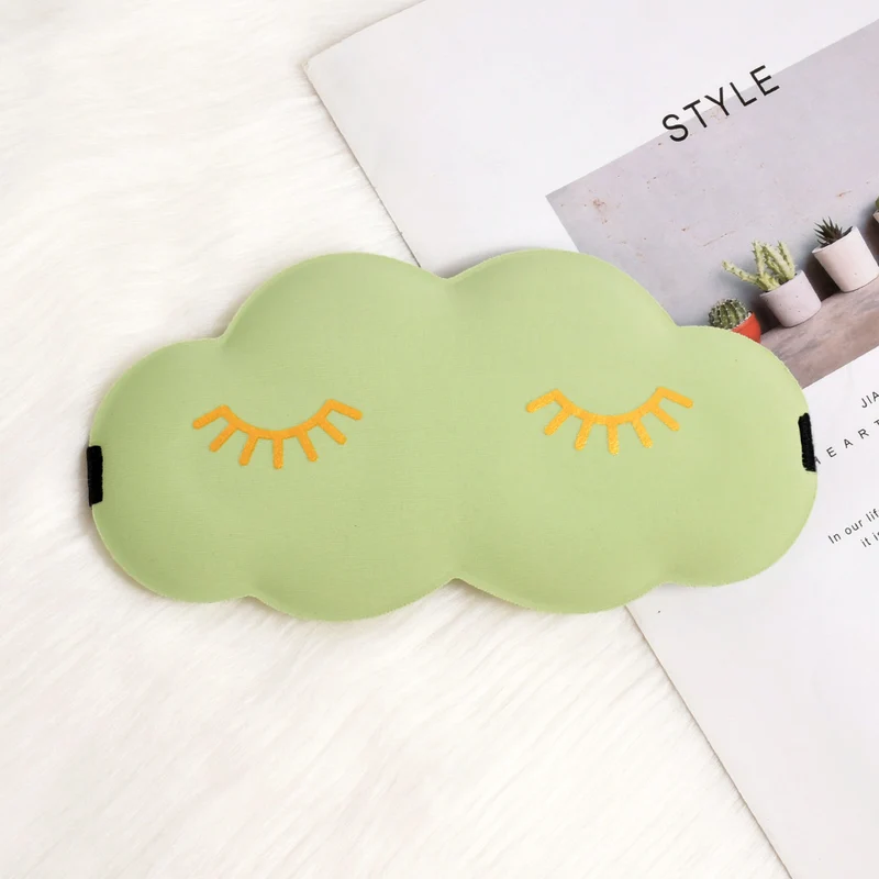 Skanto Niedliche Wolken-Schlafmaske für Damen aus Memory-Schaum mit ergonomischer Polsterung und verstellbarem Gummiband Skanto
