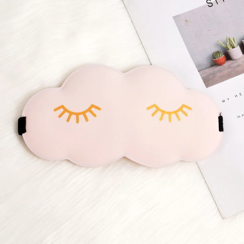 Skanto Niedliche Wolken-Schlafmaske für Damen aus Memory-Schaum mit ergonomischer Polsterung und verstellbarem Gummiband Skanto