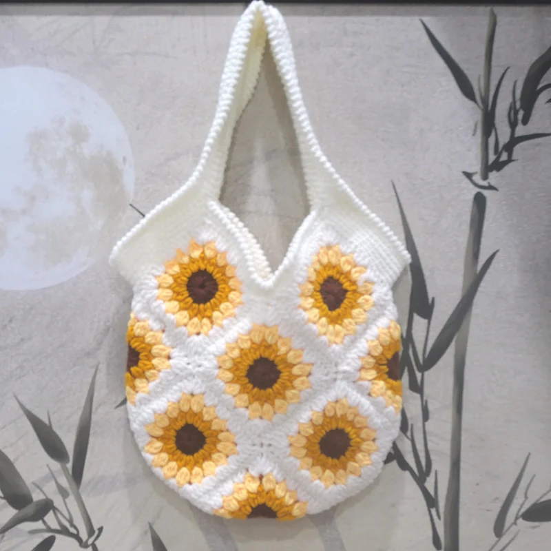 Handgemachte Makramee-Tasche mit Blumenmuster Skanto