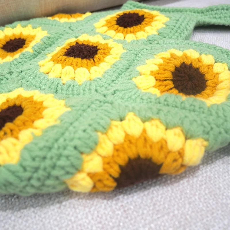 Handgemachte Makramee-Tasche mit Blumenmuster Skanto