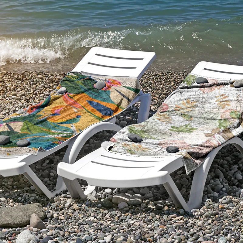 Strandtuch aus hautfreundlicher Mikrofaser mit kreativem Mustermix Skanto