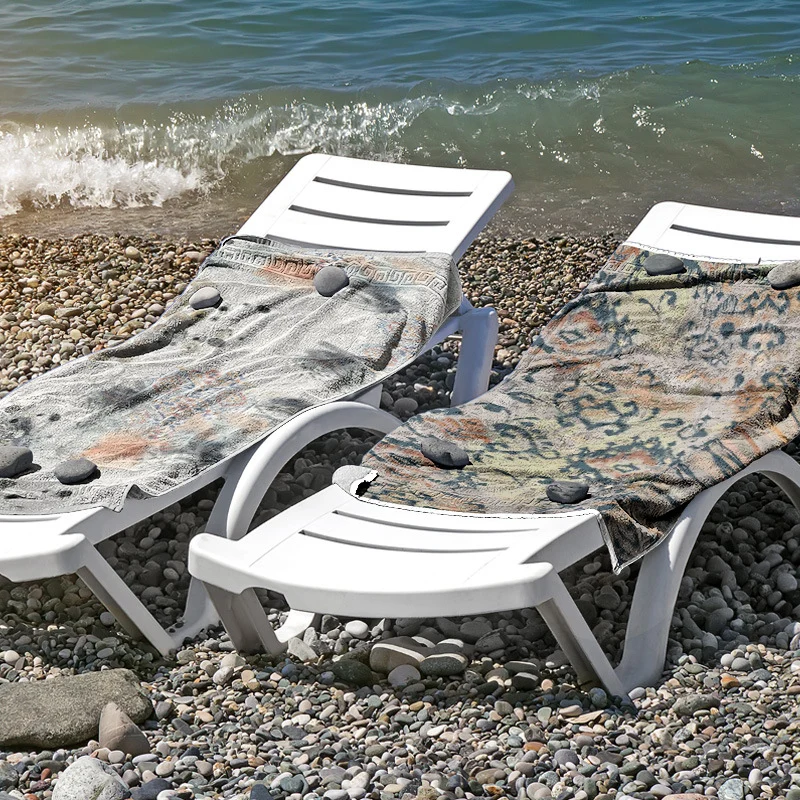 Strandtuch aus hautfreundlicher Mikrofaser mit kreativem Mustermix Skanto