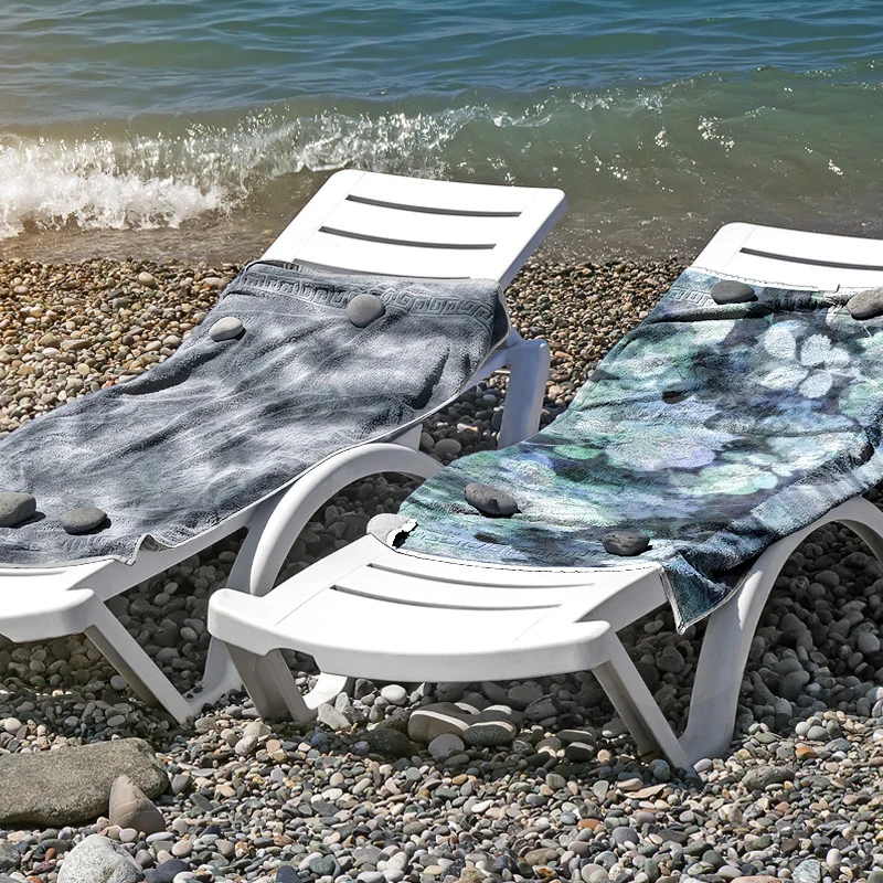 Strandtuch aus hautfreundlicher Mikrofaser mit kreativem Mustermix Skanto