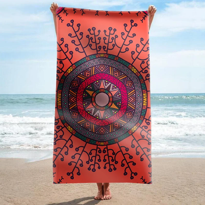 Strandtuch mit künstlerischem Mandala-Design Skanto