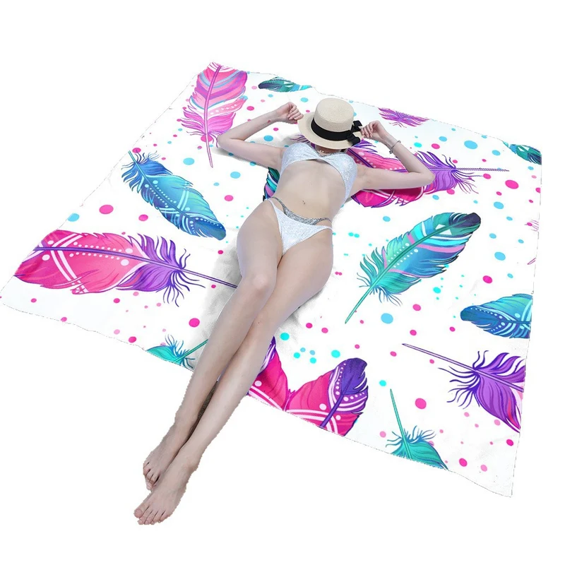 Stranddecke mit lebendigem Blumendesign und innovativer Struktur Skanto