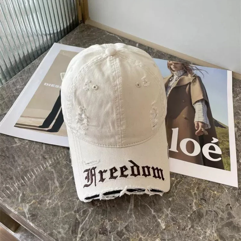 Damen Baseballkappe im Used-Look mit „Freedom“-Stickerei Skanto