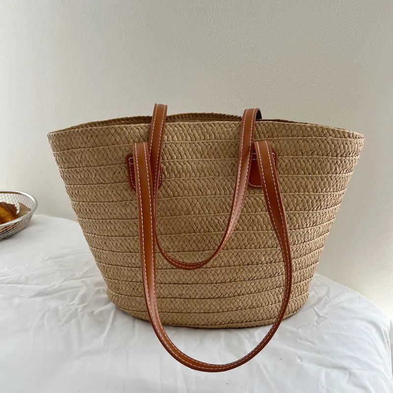 Handgefertigte Strohtasche mit eleganten Ledergriffen Skanto