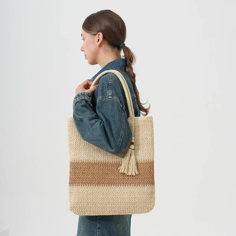 Exklusive und handgefertigte Strandtasche mit Fransen Skanto