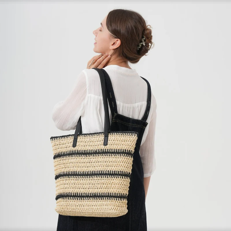 Elegante Bast-Henkeltasche mit Ledergriffen Skanto