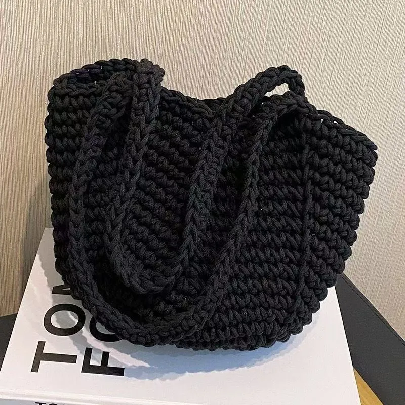 Trendige handgemachte Häkeltasche Skanto