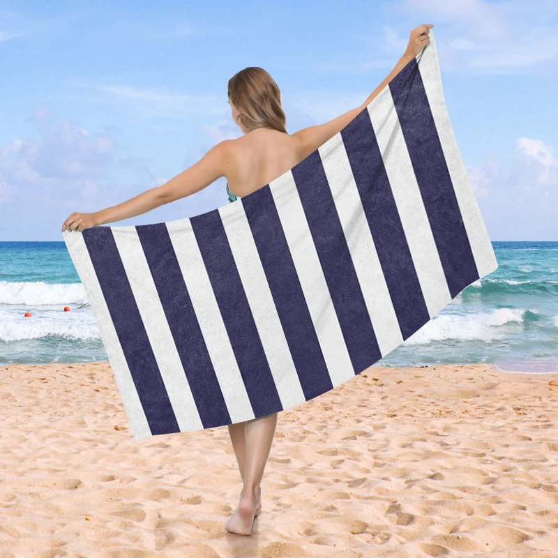 Strandtuch mit kreativem Herz-Design Skanto