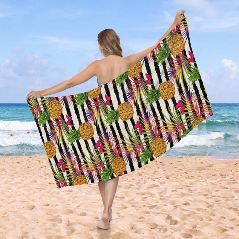 Strandtuch mit exotischem Ananas- und Palmenmuster Skanto