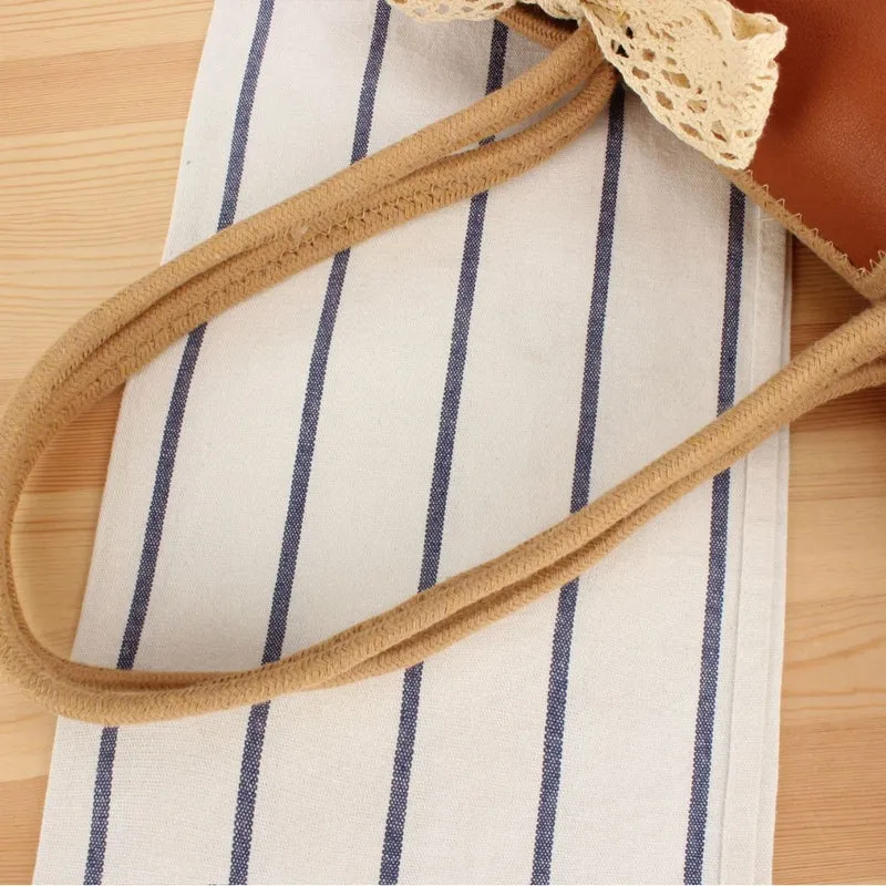 Elegante Raffia-Schultertasche mit Lederdetails Skanto