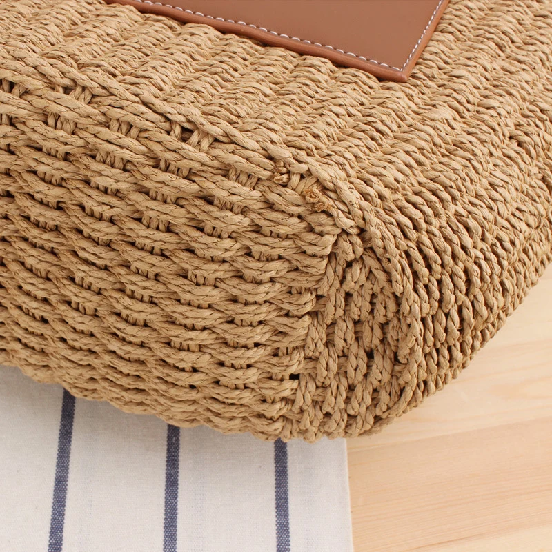 Natur-Raffia-Tragetasche mit eleganten Lederdetails Skanto
