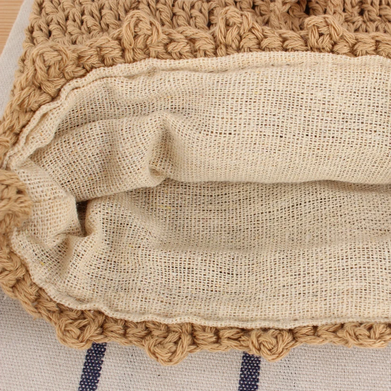 Handgefertigte Häkel-Schultertasche mit Blumenmuster Skanto