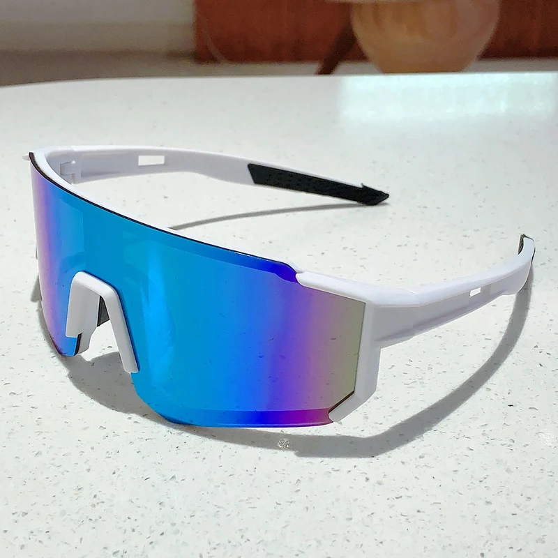Unisex nan Sport Shield Sonnenbrille mit durchgehender verspiegelter Linse und verstellbarem Nasensteg Skanto
