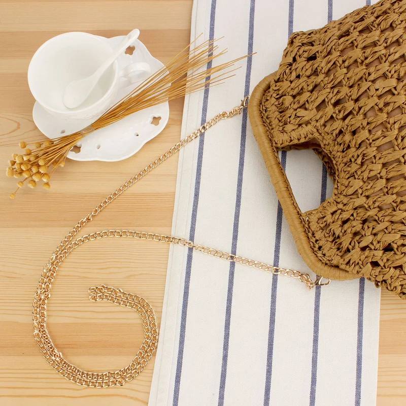 Geflochtene Handtasche mit eleganten Kettengriffen Skanto
