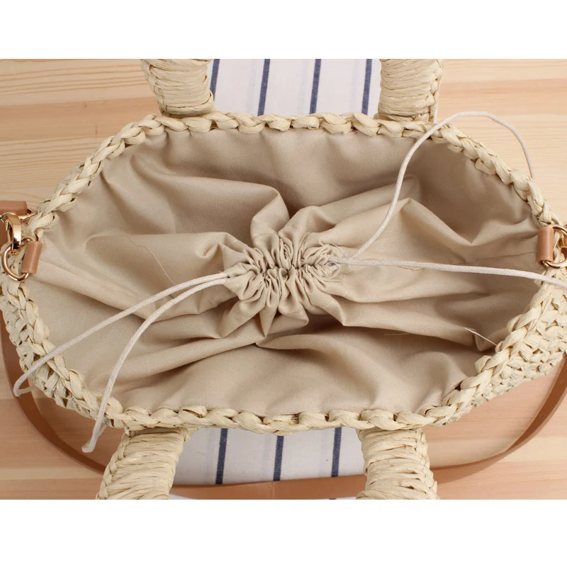 Handgefertigte Raffia-Crossover-Tasche mit eckigem Griff Skanto