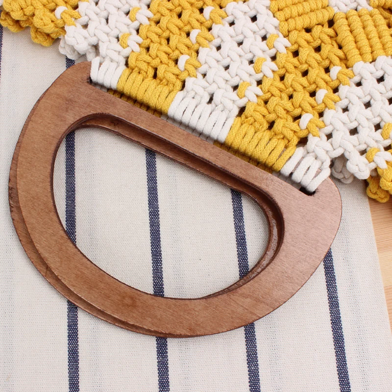 Makramee Tragetasche mit Holzgriffen und floralen Details Skanto