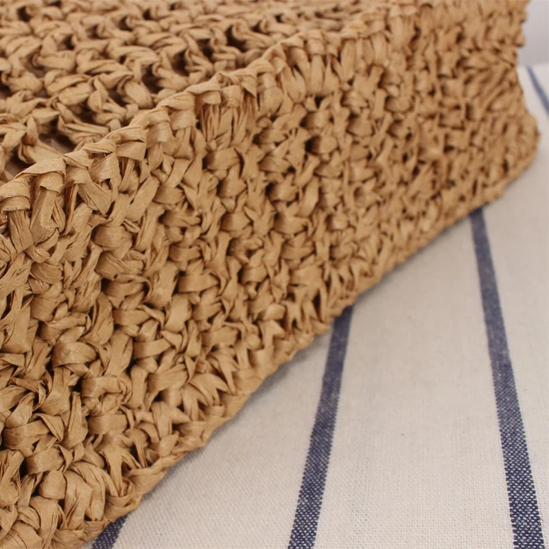 Geflochtene Tragetasche im minimalistischen Design Skanto