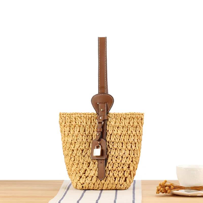 Geflochtene Stroh-Handtasche mit elegantem Lederbesatz Skanto