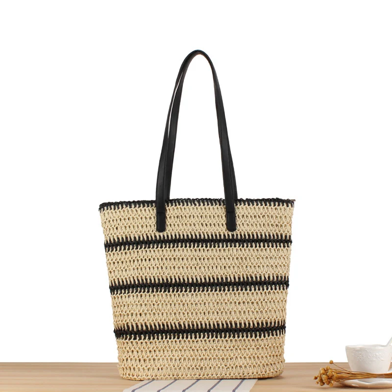 Elegante Strandtasche mit modernen Streifen Skanto