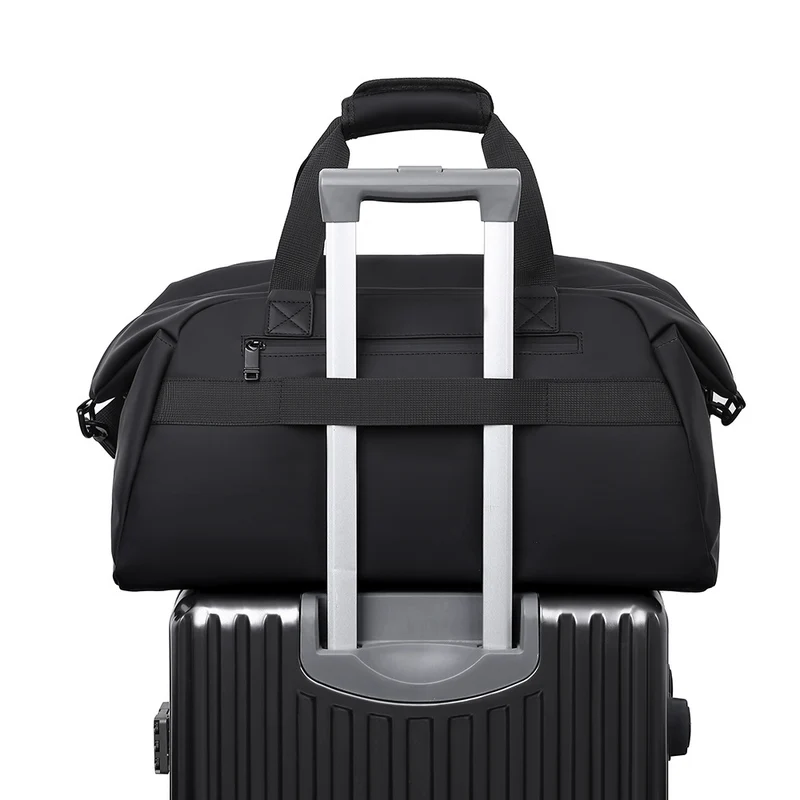 Sportliche und strapazierfähige Reisetasche für Herren mit multifunktionaler Ausstattung Skanto