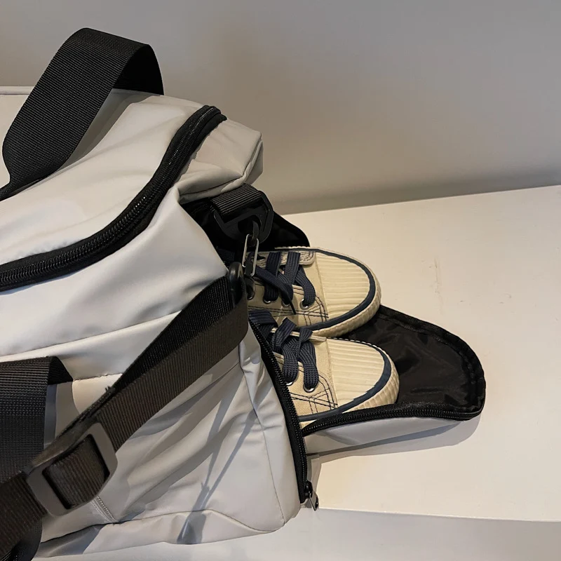 Sportliche und geräumige Reisetasche für Herren Skanto