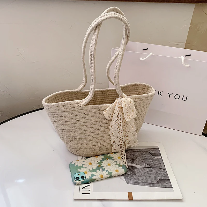 Elegante Bast-Handtasche mit Spitzenakzent Skanto