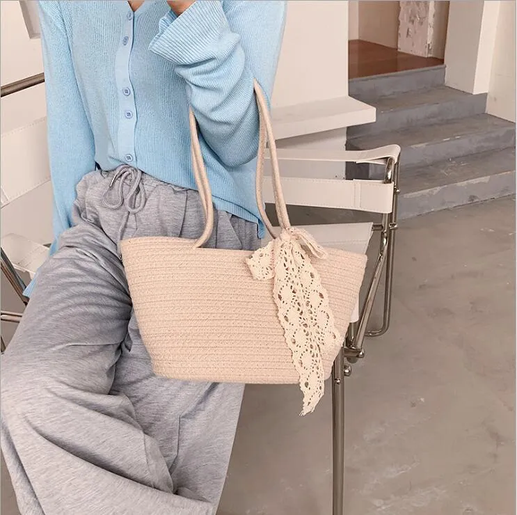 Elegante Bast-Handtasche mit Spitzenakzent Skanto